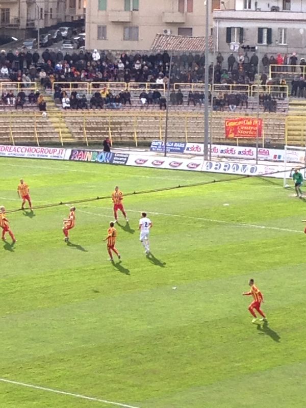 Lega Pro, tra Catanzaro e Lecce vince il vento: è 0-0.